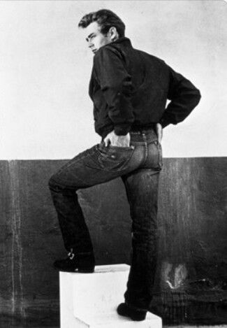 Levi 501's ~ Nicholas Ray, James Dean Photos, Jimmy Dean, Actor James, Al Pacino, James Dean, Lee Jeans, American Actors, Classic Hollywood