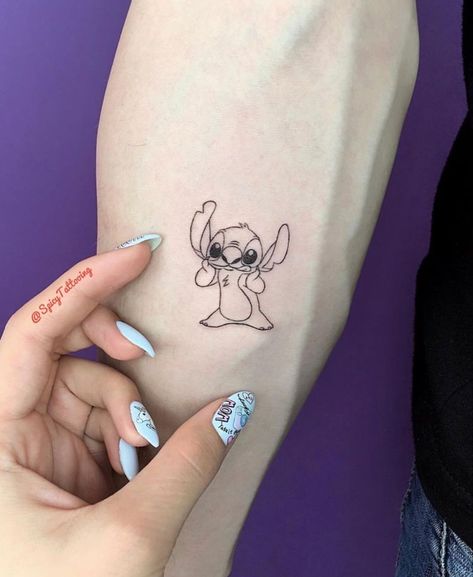 Tiny Disney Tattoo, Disney Stitch Tattoo, Lilo And Stitch Tattoo, Minimal Tattoo Designs, Minimal Tattoo Ideas, Thumb Tattoos, Stitch Tattoo, Ear Tattoo Ideas, Ear Tattoos