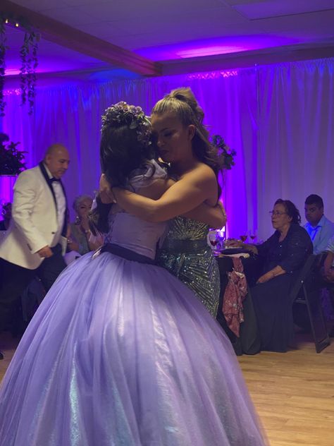 Mother Daughter Dance Quinceanera, Mom And Daughter Quince Dance, Mom And Daughter Quince Pictures, Quince Tiktoks, Quince Party Ideas, White Sweet 16 Dresses, Quinceanera Guest Dresses, Elegant Quince Dresses, Dresses For Quinceanera