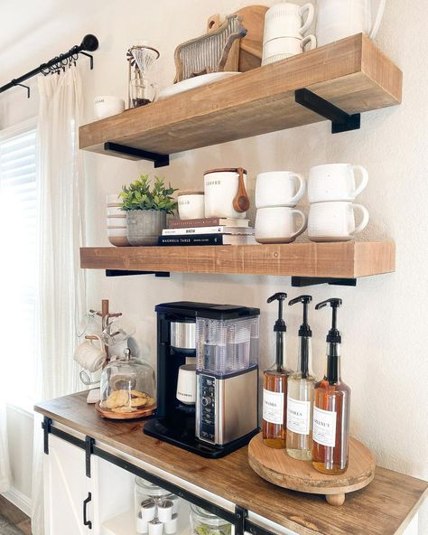 16 Super Creative Coffee Bar Styling Ideas - Wonder Forest Koffie Stations, Kaffe Station, Coffee Bar Ideas Kitchen Counter, Coin Café, Coffee Area, Coffee Bar Station, Coffee Bar Ideas, Farmhouse Coffee Bar, Coffee Bar Design