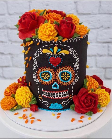 Skull Birthday Cake, Sugar Skull Birthday, Embroidery Cake, Sugar Skull Cakes, Skull Birthday, Day Of The Dead Cake, Mexican Cake, Torte Creative, Halloween Fiesta