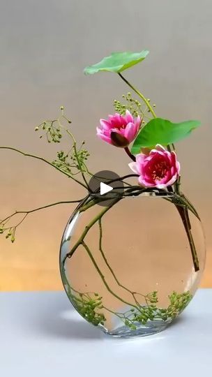 Flower Room Decor, Floristry Design, Ikebana Arrangements, Flower Decorations Diy, Ikebana Flower Arrangement, Creative Flower Arrangements, Flower Arrangements Simple, Modern Flower Arrangements, Fresh Flowers Arrangements