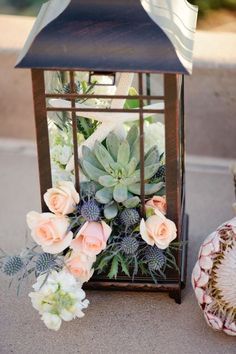 The Ultimate Succulent Wedding Guide Succulent Wedding Table, Cheap Wedding Table Centerpieces, Succulent Wedding Decor, Succulent Wedding Centerpieces, Gold Wedding Flowers, Wedding Goodies, 25 Anniversary, Lantern Centerpiece Wedding, Future Planning