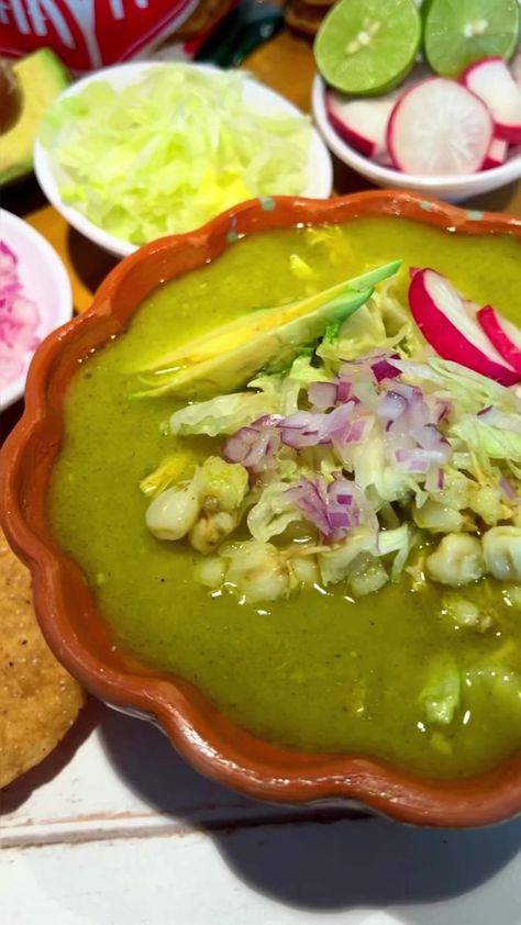 POZOLE VERDE DE POLLO! | Aventura en tu Cocina | Aventura en tu Cocina · Original audio Pozole Verde Recipe, Pozole Verde, Pozole Recipe, Mexican Food Recipes Easy, Easy Cooking Recipes, Chicken Dishes Recipes, Mexican Food Recipes Authentic, Good Healthy Recipes, Healthy Meal Prep