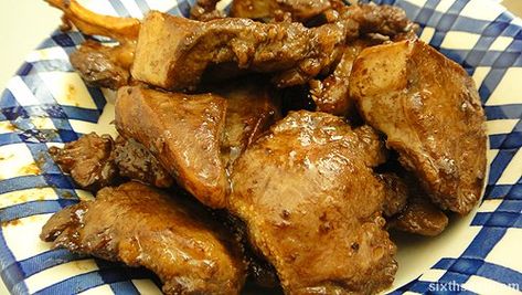 stewed pigs tongue Pork Tongue Recipes, How To Cook Pork, Farm Stuff, Gene Simmons, Steamed Rice, Food Crafts, Meat Tenderizer, Bite Size, How To Cook