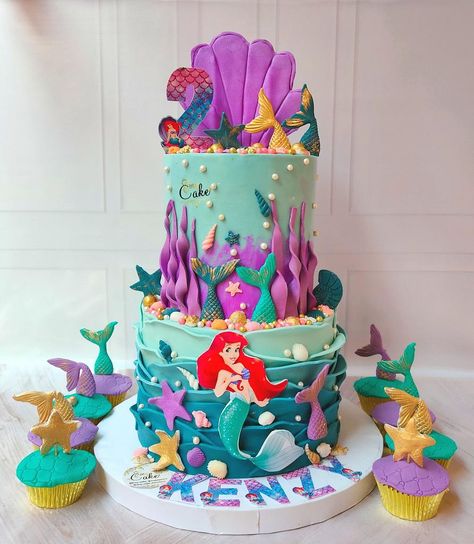 Little Mermaid Cake Ideas, Ariel Cake Ideas, Ariel Doll Cake, Mermaid Fondant, Ariel Birthday Cake, Mermaid Theme Cake, Kue Fondant, Cake Mermaid, Little Mermaid Birthday Cake