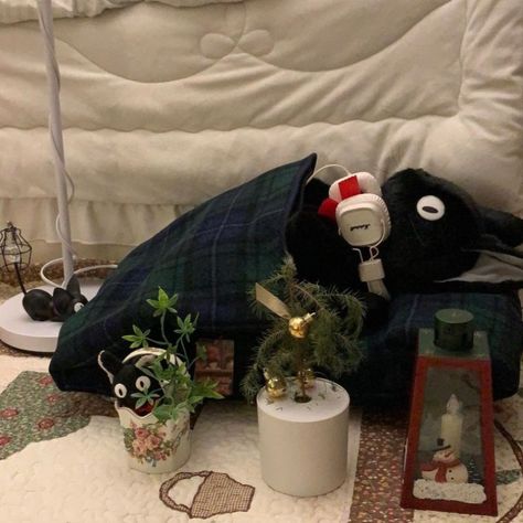 #kikisdeliveryservice #jiji #ジジ #studioghibli #kikisdeliveryservicecosplay #jiji #totoro #kiki #ghiblilover #howlsmovingcastle #sleepy #witchy #love #roomdecor #cute #decor #stuffedanimal Jiji Plush, Kiki's Delivery Service Cosplay, Cat Plushie, Ghibli Studio, A Cute Cat, Cute Decor, Kiki's Delivery Service, Howls Moving Castle, Makeup Pictures