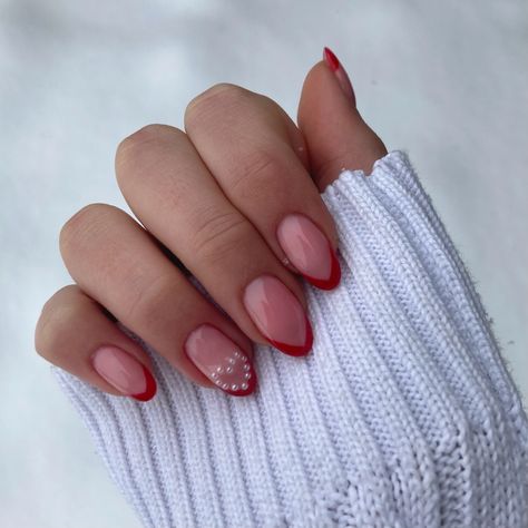 V Shaped French Tip Nails, Short Almond Shape Nails, French Tip Pearl, Short Almond Shape, Red Tip Nails, Almond Nails Red, Short Almond Shaped Nails, Almond Shaped Nails Designs, Coquette Winter