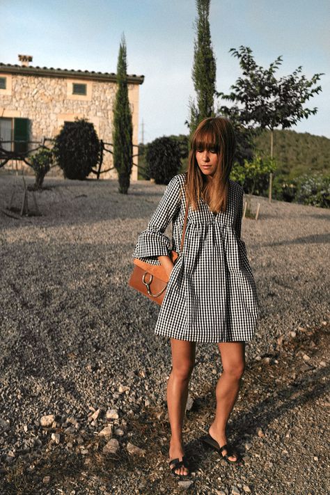 Gingham Outfit Ideas, Gingham Clothes, Gingham Dress Outfit, Kain Linen, Dress Shorts Outfit, Gingham Outfit, Ținută Casual, Gingham Print, Gingham Dress