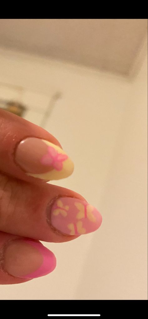 Fluttershy Nails, Fluttershy Makeup, Yellow Butterfly Nails, Mlp Nails, Pink And Yellow Butterfly, Mom Nails, Butterfly Nails, Summery Nails, Style Goals