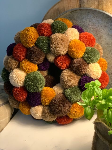 Autumnal Wreath Autumn Pompom Wreath, Handmade Wreaths Diy, Autumn Pom Pom Wreath, Autumn Decor Diy Ideas, Fall Pom Pom Wreath, Autumn Wreaths Diy, Autumn Door Wreath, Autumn Crafts For Adults, Autumn Wreath Ideas