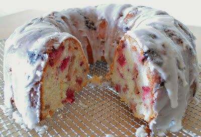 My Tiny Oven: Rhubarb Lemon Bundt Cake Rhubarb Bundt Cake, Best Rhubarb Recipes, Rhubarb Desserts, Rhubarb Cake, Lemon Bundt Cake, Rhubarb Recipes, Bundt Cakes Recipes, Peace And Quiet, Homemade Food