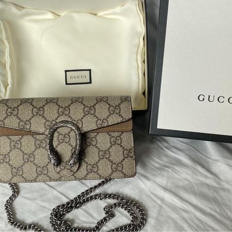 GUCCI DIONYSUS SUPREME MINI BAG Gucci Dionysus Mini Chain Bag, Boujee Aesthetics, Gucci Dionysus Super Mini, Gucci Dionysus Mini, Gucci Bag Dionysus, Mini Chain Bag, Vision 2025, Gucci Mini, Pretty Bags