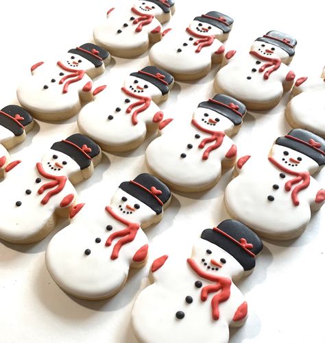 Snowman Sugar Cookies, Sugar Cookies Christmas, Cute Snowmen, Winter Cookies, Date Cookies, Cookies Holiday, Homemade Sugar Cookies, Snowman Cookies, Winter Cookie