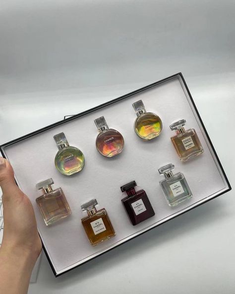 chanel Gifts Luxury For Women, Luxury Things Aesthetic, Perfume Sets For Women, Luxury Gifts For Women Most Expensive, Mini Perfumes Aesthetic, Expensive Things Aesthetic, Chanel Perfume Collection, Mini Perfume Aesthetic, Expensive Gifts Aesthetic