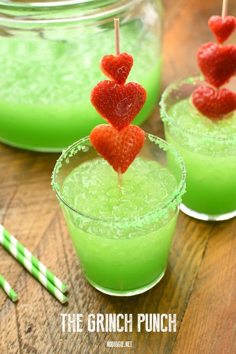 Themed Christmas Party Ideas, Grinch Themed Christmas Party, Easy Christmas Punch, Grinch Themed Christmas, Punch Recipes For Kids, Punch Christmas, Themed Christmas Party, Grinch Punch, Christmas Drinks Alcohol Recipes