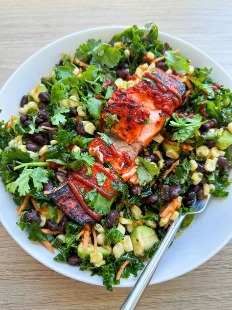 SUMMER KALE SALAD WITH BARBECUE SALMON Salmon Kale Salad, Salad With Bbq, Summer Kale Salad, Barbecue Salmon, Bbq Salmon Recipes, Salmon Kale, Salmon Healthy, Paleo Salad, Paleo Salad Recipes