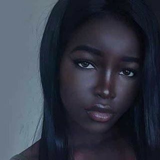 Lola Chuil, Women Models, Dark Skin Beauty, Anais Nin, Black Barbie, Dark Skin Women, African Beauty, Dark Beauty, Japanese Women