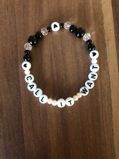 Getaway Car Bracelet Taylor Swift, Call It What You Want Taylor Swift, Ts Bracelet, Swift Bracelet, Swift Bracelets, Bracelets Ideas, Bracelets Patterns, Nye Party, Getaway Car