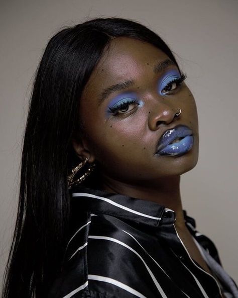 458 Likes, 2 Comments - @99studiooo on Instagram Simple Blue Eye Makeup, Dark Blue Makeup, Blue Lipstick Makeup, Dark Blue Lipstick, References Photos, Blue Lipstick, Blue Lips, Face Beat, Black Femininity