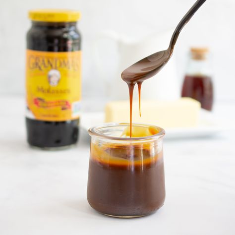 Salted Caramel Sauce Recipe, Spice Cookie Recipes, Biscotti Biscuits, Caramel Sauce Recipe, Molasses Cookies Recipe, Caramel Recipes Sauce, Biscuit Bread, Baking Videos, Pastry Pie