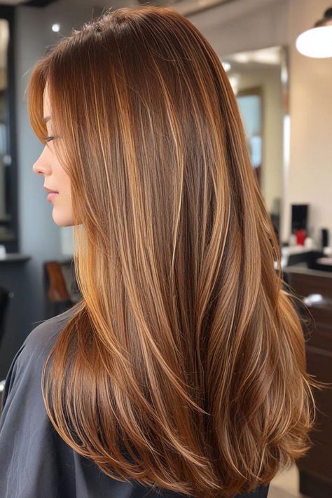 Long Layered Golden Honey Highlights, fall hair color, autumn hair color trend Golden Honey Balayage, Balayage Honey, Golden Hair Color, Honey Highlights, Honey Balayage, Highlight Ideas, Honey Hair Color, Honey Caramel, Golden Blonde Hair