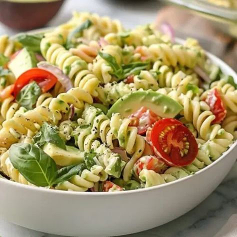 This Creamy Avocado Pasta Salad Will Make Your Summer Picnics a Hit Creamy Avocado Pasta Salad, Creamy Avocado Pasta, Avocado Pasta Salad, Pasta Varieties, Avocado Pasta, Summer Picnics, Baked Tofu, Cold Food, Healthy Food Options