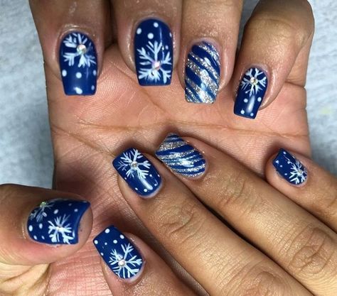 Purple Toe Nails, Winter Nail Art Designs, January Nail Designs, Plaid Nail Art, Blue Christmas Nails, Gold Manicure, January Nails, Holiday Nail Designs, Plaid Nails