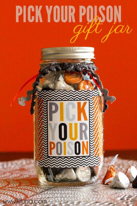 Pick Your Poison Gift Jar halloween halloween ideas halloween gifts halloween gift ideas Poison Jar, Poison Label, Halloween Fingerfood, Boo And Buddy, Halloween Party Decor Diy, Lil Luna, Hallowen Ideas, Gift Jar, Pick Your Poison