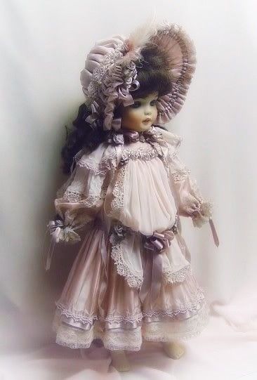 Vintage Doll Aesthetic, Old Dolls Vintage, Old Porcelain Dolls, Vintage Porcelain Dolls, Antique Porcelain Dolls, Antique Doll Dress, Victorian Dolls, French Dolls, Doll Hat