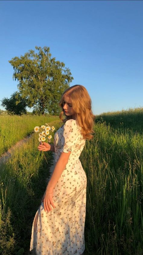 Poses With Floral Dress, Garden Pose Ideas, Sundress Poses, Photoshoot Poses Instagram, Garden Poses, Poses With Flowers, Kashmir Trip, Spring Core, White Flower Dress