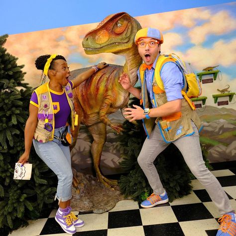 Blippi (@blippi) • Instagram photos and videos Meekah Costume, Diy Blippi And Meekah Costume, Blippi Background, Blippi Construction, Blippi Dinosaur, Blippi Mom Shirt, Fun Movies, Youtube Ads, Amazon Video