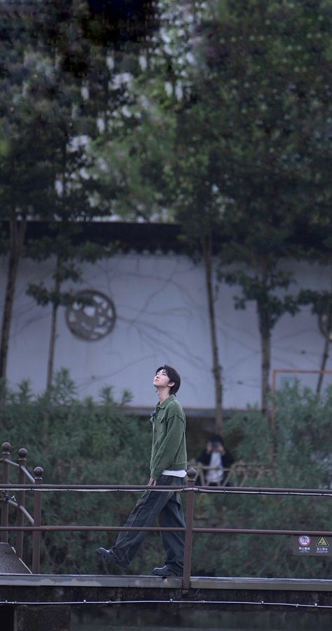 Seventeen Wallpaper Kpop, Svt The8, Main Character Energy, Green Scenery, Frog Wallpaper, Seventeen Minghao, Xu Minghao, Seventeen The8, Seventeen Going Seventeen