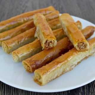 Syrupy Walnut Phyllo Rolls – Baklava Rolls - Olive Tomato Phyllo Rolls, Easy Baklava, Mediterranean Desserts, Rolls Easy, Baklava Recipe, Greek Desserts, Phyllo Dough, Pastry Recipes, Perfect Desserts