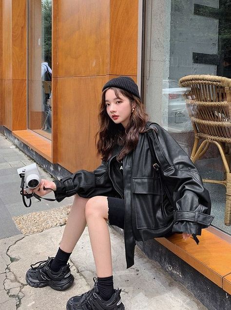 Good patch arrived fast Kpop Fashion Women, Tokyo Outfits, Cute Leather Jackets, Jacket Outfit Women, Leather Coat Womens, Cool Girl Style, Tokyo Street Style, Pu Leather Jacket, Looks Black