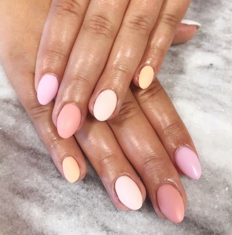 Chalk Salon & Co. on Instagram: “Peachy pastel gradient 🍑💕 • • •  #yxe #yxenails #yxesalon #saskatoon #saskatoonlocal #nails #nailart #pastel #gradient #ovalnails…” Nailart Pastel, Nail Pastel, Pastel Gradient, Summer Nail, Nails Nailart, Half Sleeve, Pastel Colors, Nail Ideas, Nail Inspo