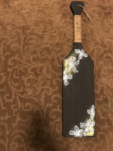 Sorority Paddles Flowers, Black And White Sorority Paddle, Flower Paddle Sorority, Paddle Designs Sorority, Black Sorority Paddle, Boho Paddle Sorority, Delta Zeta Paddle, Beach Paddle Sorority, Paddle Sorority Big