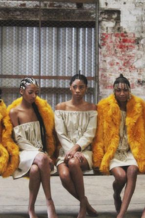 BRAIDS x Saint Heron - ICYMI: Shani Crowe and Saint Heron Put On An Epic Hair Art Show Solange Braids, Photoshoot Ideas Group, Yellow Photoshoot, Saint Heron, Epic Hair, Group Pictures, Long Hair Girl, Hair Art, Protective Styles