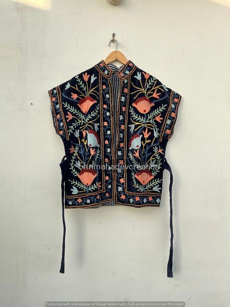 Hand Embroidered Black Short Suzani Jacket Classical Jacket Robe Suzani cotton vest handmade jacket Embroidered Jeans Jackets For Women, Coat Embroidery, Bohemian Beach Wear, Vest Handmade, Embroidery Coat, Velvet Embroidery, Silk Tank Dress, Floral Vest, Kantha Fabric