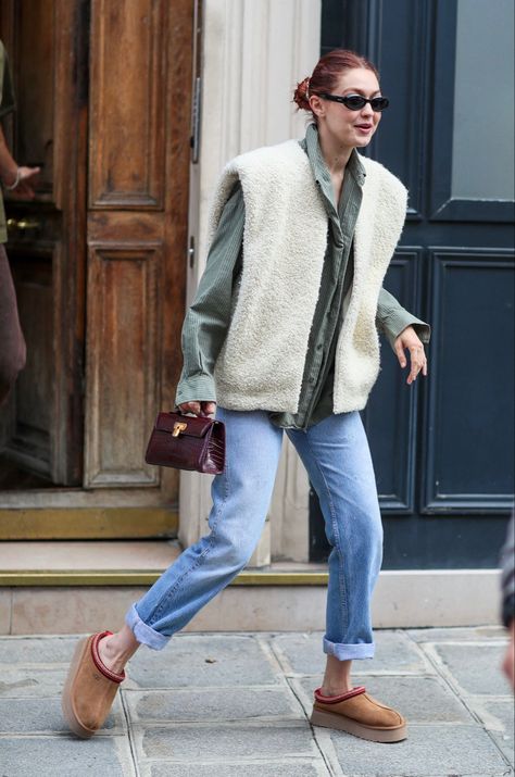 Gigi Hadid Uggs, September Style Outfits, Ugg Talisman Outfit, Tazzy Uggs, Ugg Tazz Braid Outfit, Shearling Accessories, Tazman Ugg, Ugg Street Style, Ugh Tazz Slipper Outfit