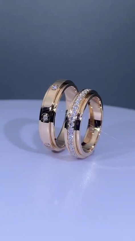 Luxury Wedding Rings Couple, Couple Gold Rings Engagement, Ad Rings, Indian Wedding Rings, Gold Rings Online, خواتم خطوبة, Temple Jewellery Earrings, Couple Ring Design, Unique Mens Rings