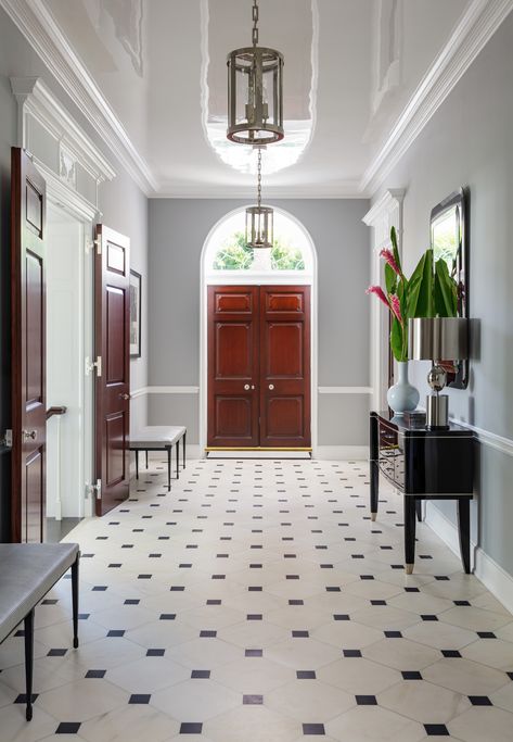 A high gloss ceiling and classical limestone flooring in a Palm Beach Landmark House Entrance Foyer, Apartment Foyer Design, Apartment Foyer, Foyer Design Ideas, Traditional Foyer, Entrance Foyer Design, Entrance Foyer, Foyer Design, Design Apartment