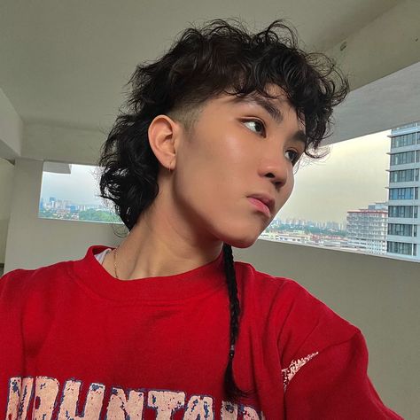 #mullet #mulletgirl #curlymullet #padawanbraid #undercut #hairstyle #androgynous #masc #tomboy Women’s Short Haircut Shaved Sides, Masc Undercut Hairstyles, Undercut Mullet Women Short, Queer Undercut, Queer Masc Haircut, Undercut Hairstyles Women Curly Hair, Queer Haircuts Androgynous Style, Masc Lesbian Haircut Curly, Androgynous Hair Short Masc