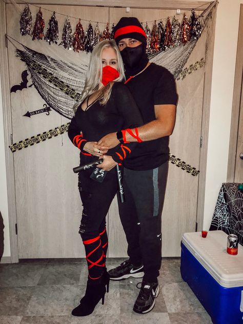 Ninja Men Costume, Halloween Casal, Ninja Halloween, Halloween Idea, Halloween Costumes Makeup, Fantasias Halloween, Halloween 2019, Costume Makeup, Mens Costumes