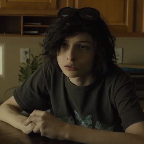 Finn Wolfhard Pfp, Goldfinch Aesthetic, Boris Pavlikovsky, The Goldfinch, Moving To Las Vegas, Kobe Bryant Pictures, Finn Stranger Things, Finn The Human, Stranger Things Art