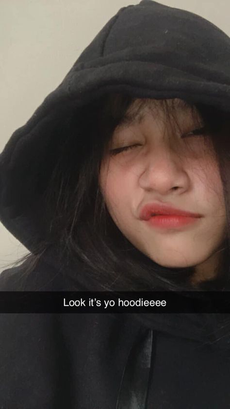 Cute Hoodie Selfie Ideas, Photo Ideas With Hoodies, Hoodies Selfies Ideas, His Hoodie Captions, Wearing His Hoodie Caption, Poses With Hoodies, Hoodie Selfie Instagram, Cute Snap Selfie Poses, Hoodie Captions For Instagram