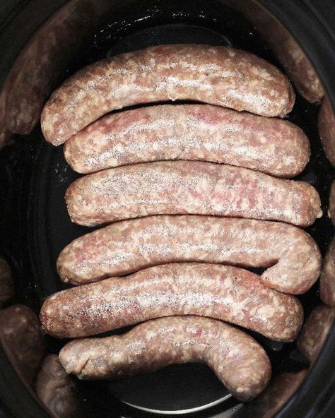 Crockpot Brats Slow Cooker, Brat Dinner Ideas Bratwurst Recipes, Brats In Crockpot, Brats And Sauerkraut, Toasted Hot Dog Buns, Beer Bratwurst, Brats Recipes, Mini Hot Dogs, Bratwurst Sausage