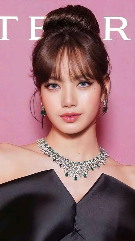 Blackpink Lisa Wallpaper, Corps Idéal, Mode Hijabi, Lisa Blackpink Instagram, Lisa Bp, Lisa Blackpink Wallpaper, Mode Kpop, Dwayne Johnson, Korean Celebrities