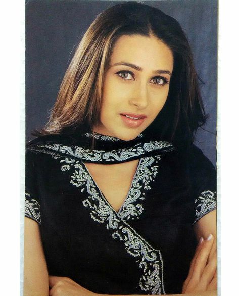 Karishma kapoor Karishma Kapoor 90s, Vintage Indian Fashion, 90s Bollywood Actress, 90s Bollywood Fashion, Karishma Kapoor, Karisma Kapoor, Simple Kurta Designs, Early 2000s Fashion, Bollywood Outfits