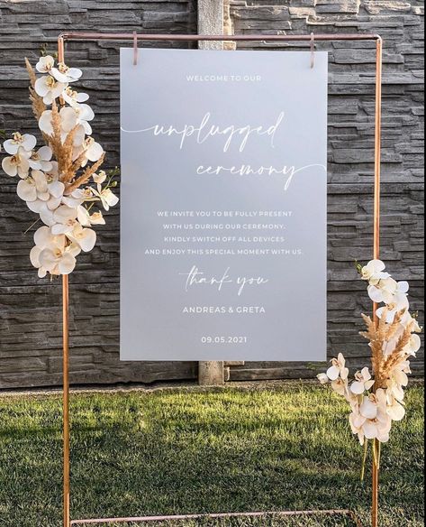 "Unplugged Wedding Sign - Wedding Signage - Unplugged Ceremony Wedding Sign - Unplugged Wedding Welcome in your wedding guests with this elegant wedding welcome sign.  This unique acrylic wedding sign is made from 3mm thickness frosted acrylic and high quality vinyl.  All our signs are professionally made from high quality materials and they are perfect for adding a modern touch to your special day.  DESIGN COLORS AVAILABLE * the vinyl comes in 5 colors: black, white, gold, rose gold and silver. Ceremony Wedding Sign, Elegant Wedding Welcome Sign, Wedding Entrance Sign, Unplugged Ceremony Sign, Italian Wedding Venues, Unplugged Wedding Sign, Unplugged Ceremony, Acrylic Wedding Sign, Ceremony Sign